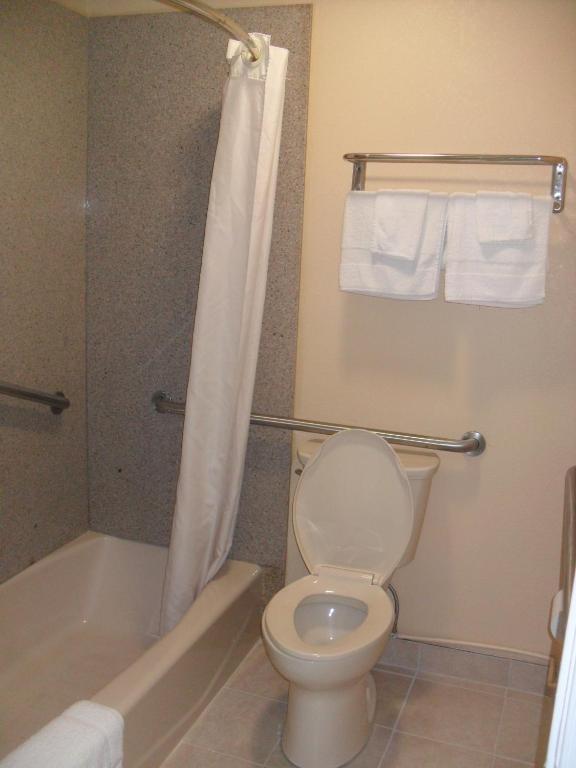 Newport News Inn Habitación foto